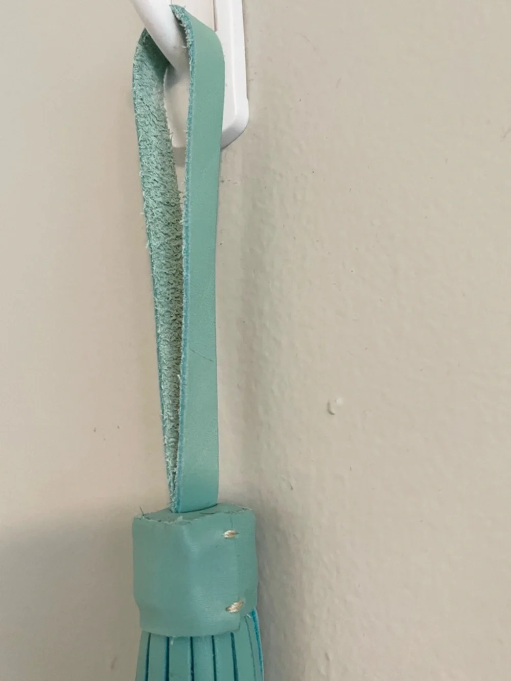 Portland Leather Mint Jumbo Tassel Bag Charm - Picture 3 of 5